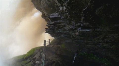 サポの滝　カナイマ　ベネズエラ　| Salto el Sapo Canaima, Venezuela